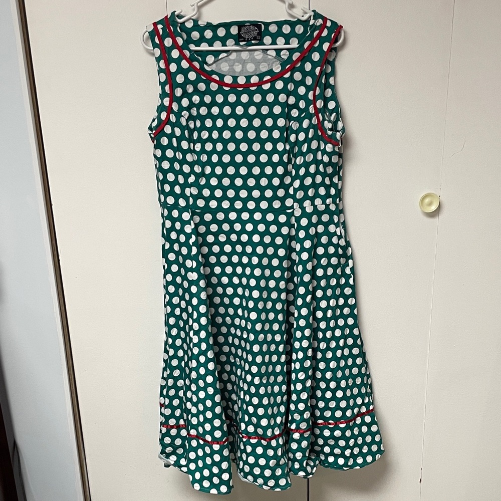 Elegant Green Polka Dot Midi Dress